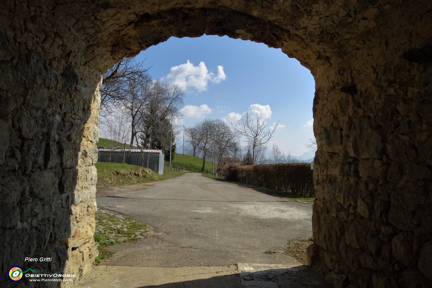 89 Ingresso e uscita da Vettarola.JPG